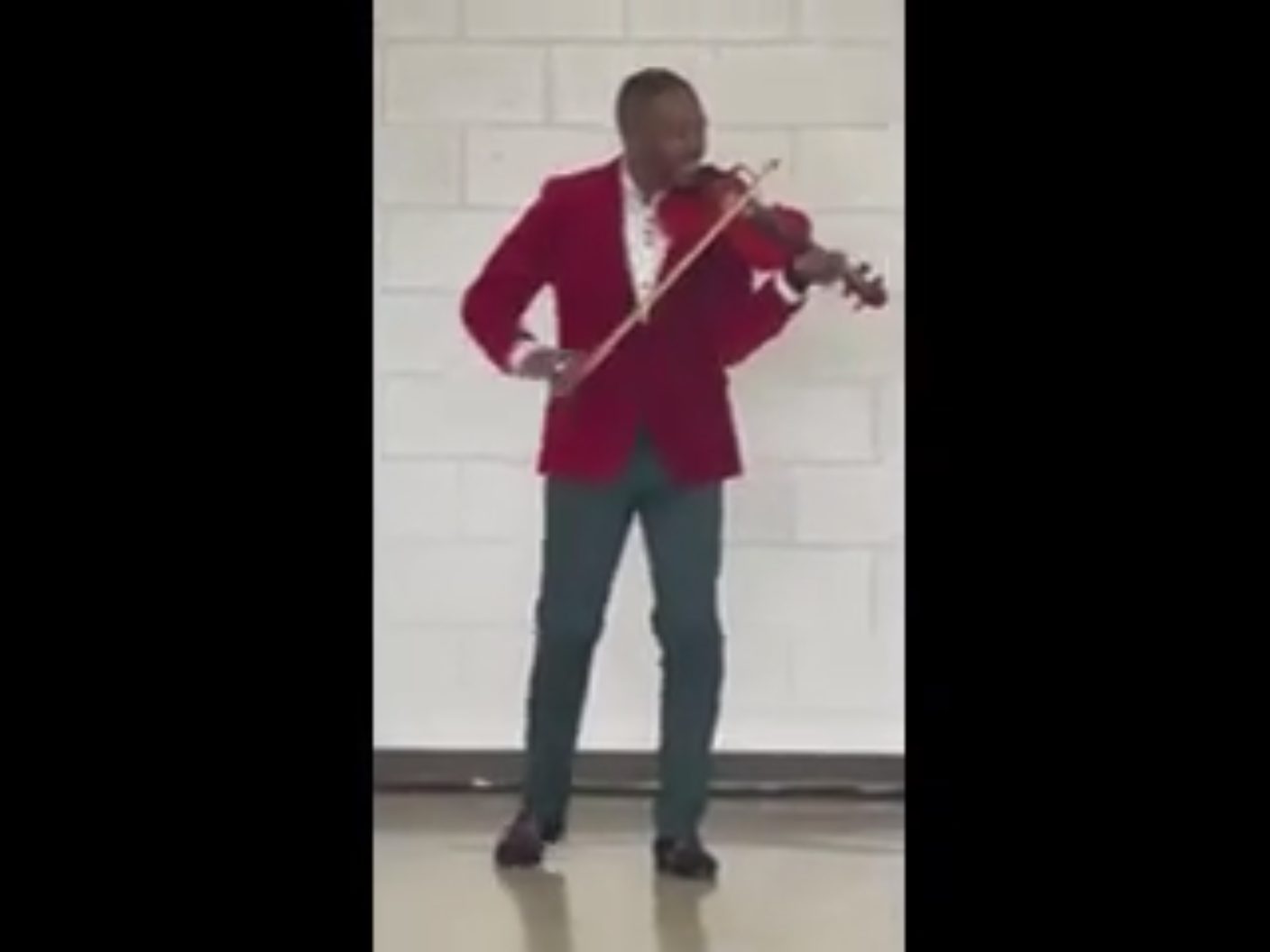 Eric Taylor Performs