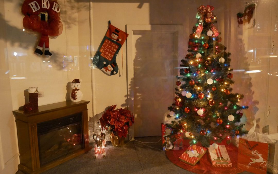 Holiday Downtown Window Decorating Contest 2025